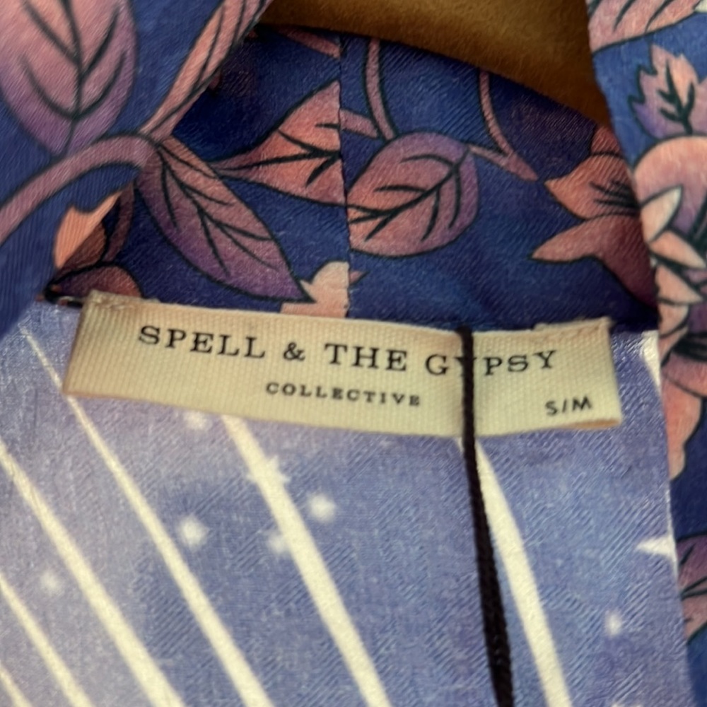 โSOLDโ Spell & the Gypsy Short Luna Robe - Picture 2 of 4